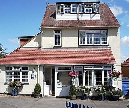Penryn Guest House, Ensuite Rooms, Free Parking And Free Wifi Stratford-upon-Avon Exterior foto