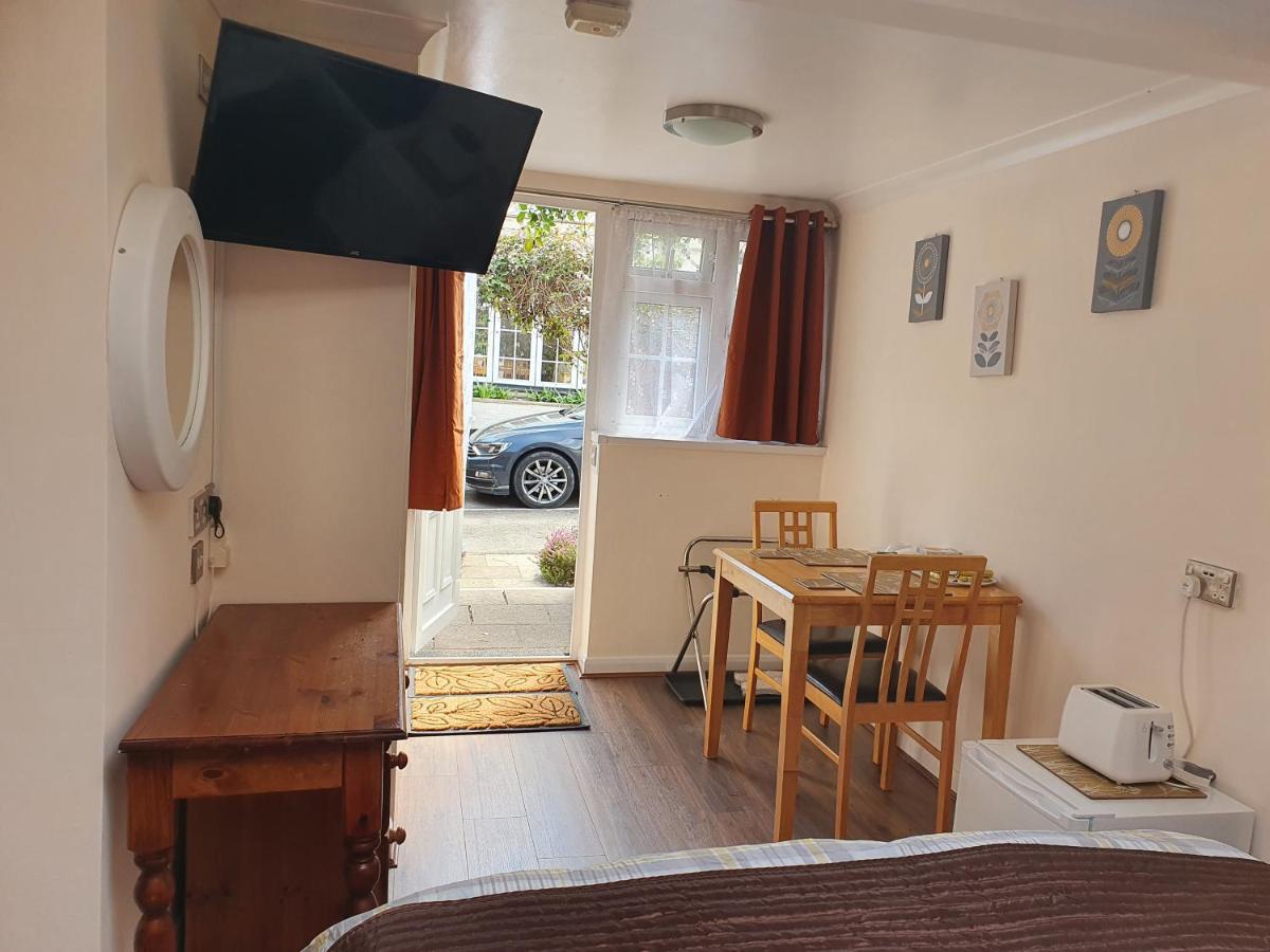 Penryn Guest House, Ensuite Rooms, Free Parking And Free Wifi Stratford-upon-Avon Exterior foto