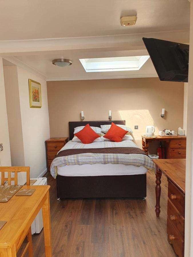 Penryn Guest House, Ensuite Rooms, Free Parking And Free Wifi Stratford-upon-Avon Exterior foto