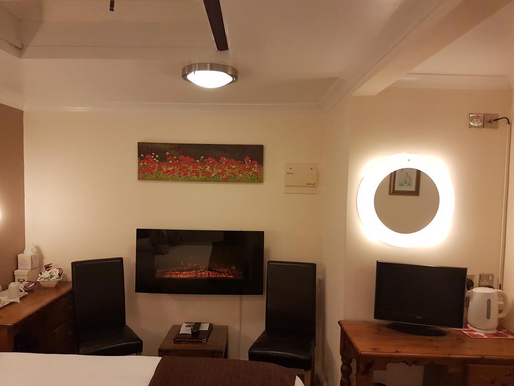 Penryn Guest House, Ensuite Rooms, Free Parking And Free Wifi Stratford-upon-Avon Exterior foto