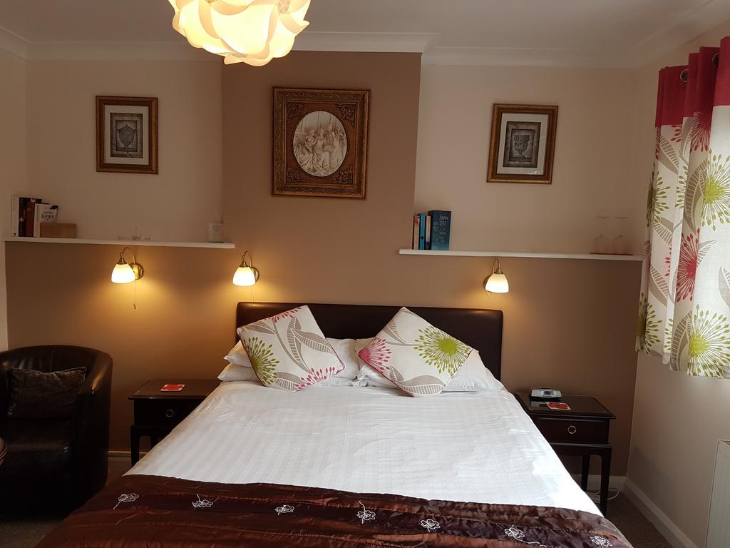 Penryn Guest House, Ensuite Rooms, Free Parking And Free Wifi Stratford-upon-Avon Exterior foto