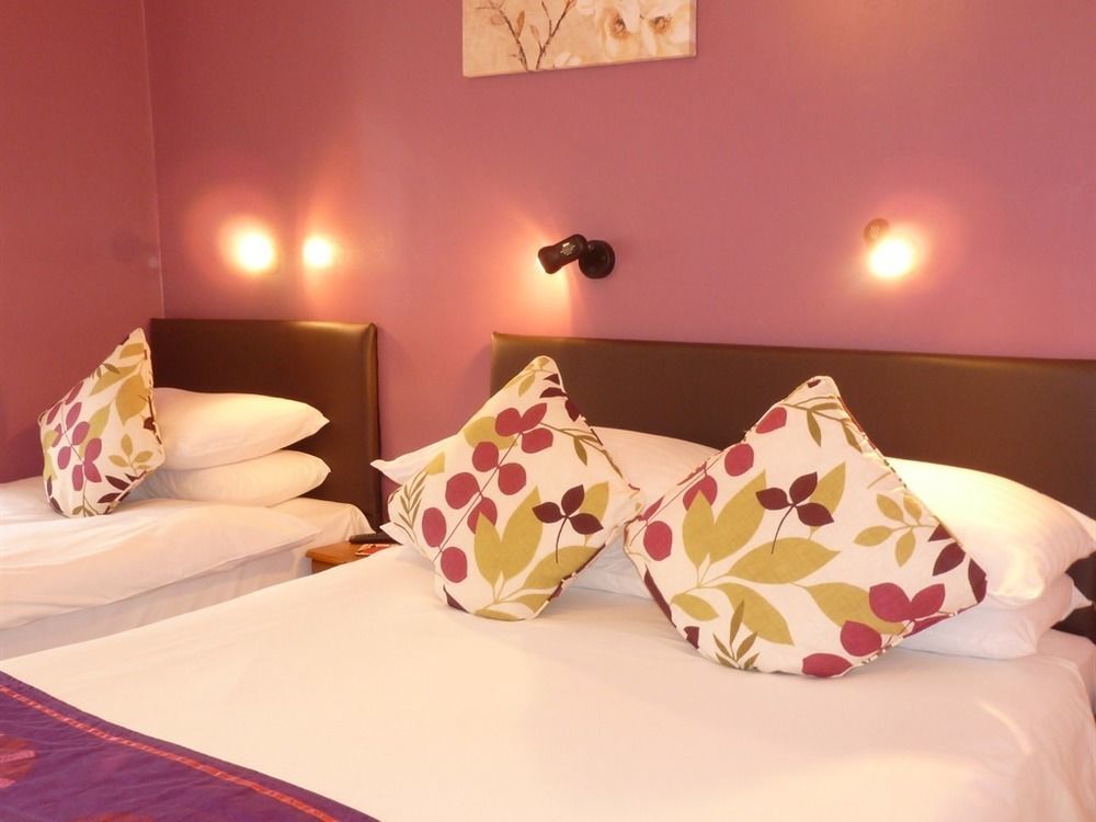Penryn Guest House, Ensuite Rooms, Free Parking And Free Wifi Stratford-upon-Avon Exterior foto