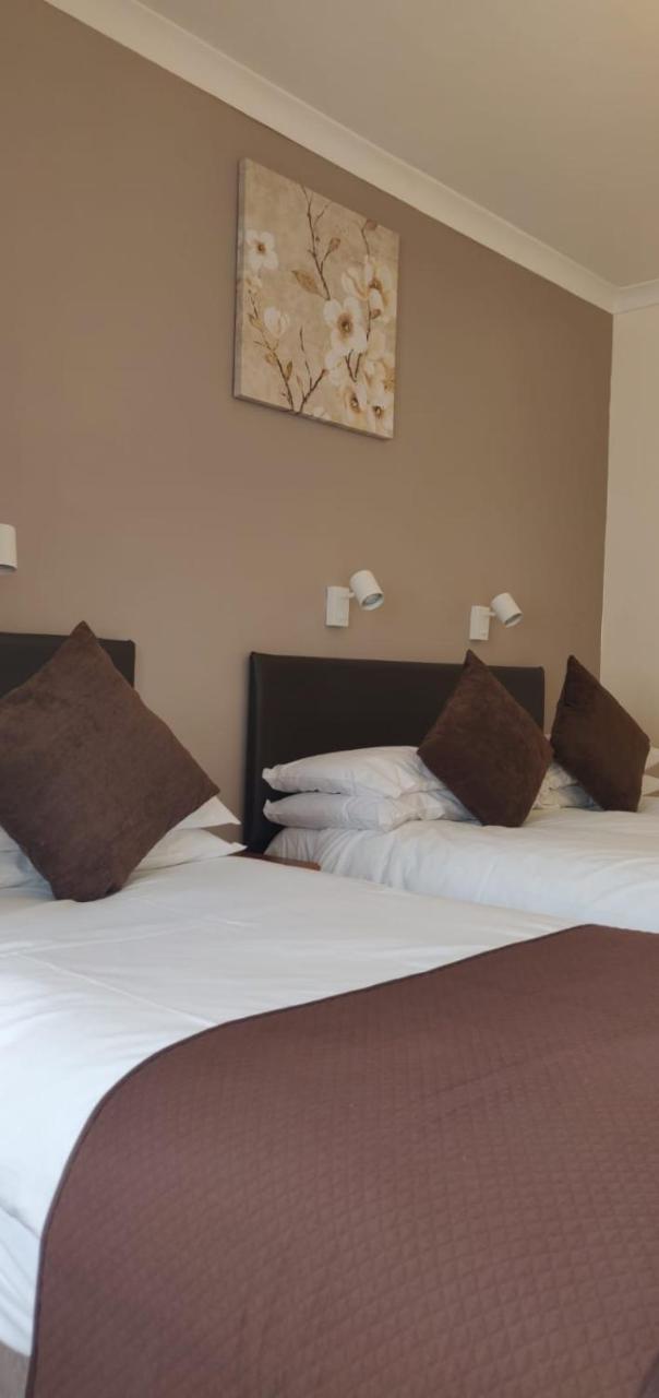 Penryn Guest House, Ensuite Rooms, Free Parking And Free Wifi Stratford-upon-Avon Exterior foto