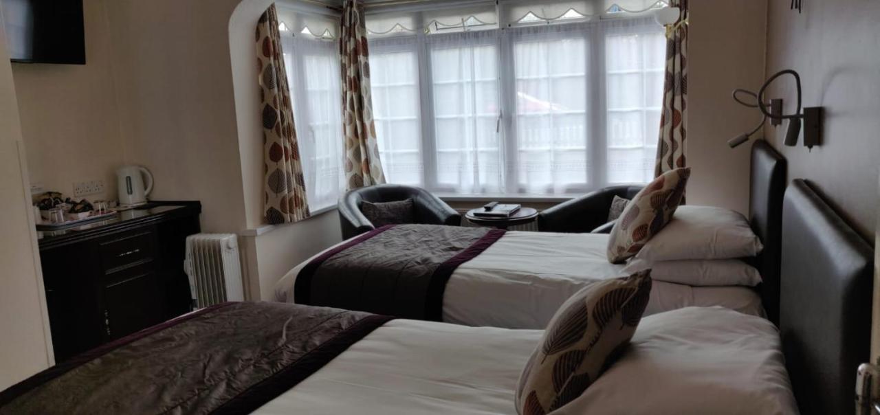 Penryn Guest House, Ensuite Rooms, Free Parking And Free Wifi Stratford-upon-Avon Exterior foto